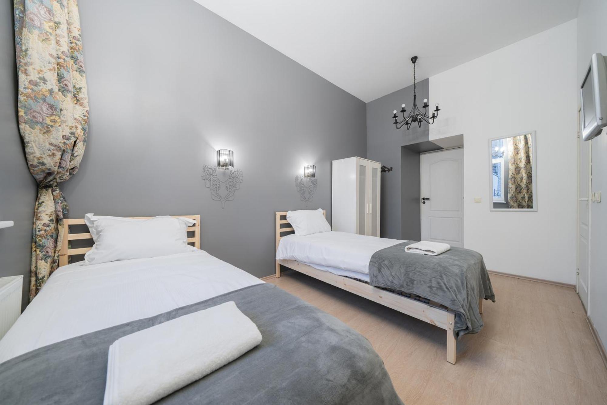 Hales Self Check-In Guest House Vilnius Exterior photo