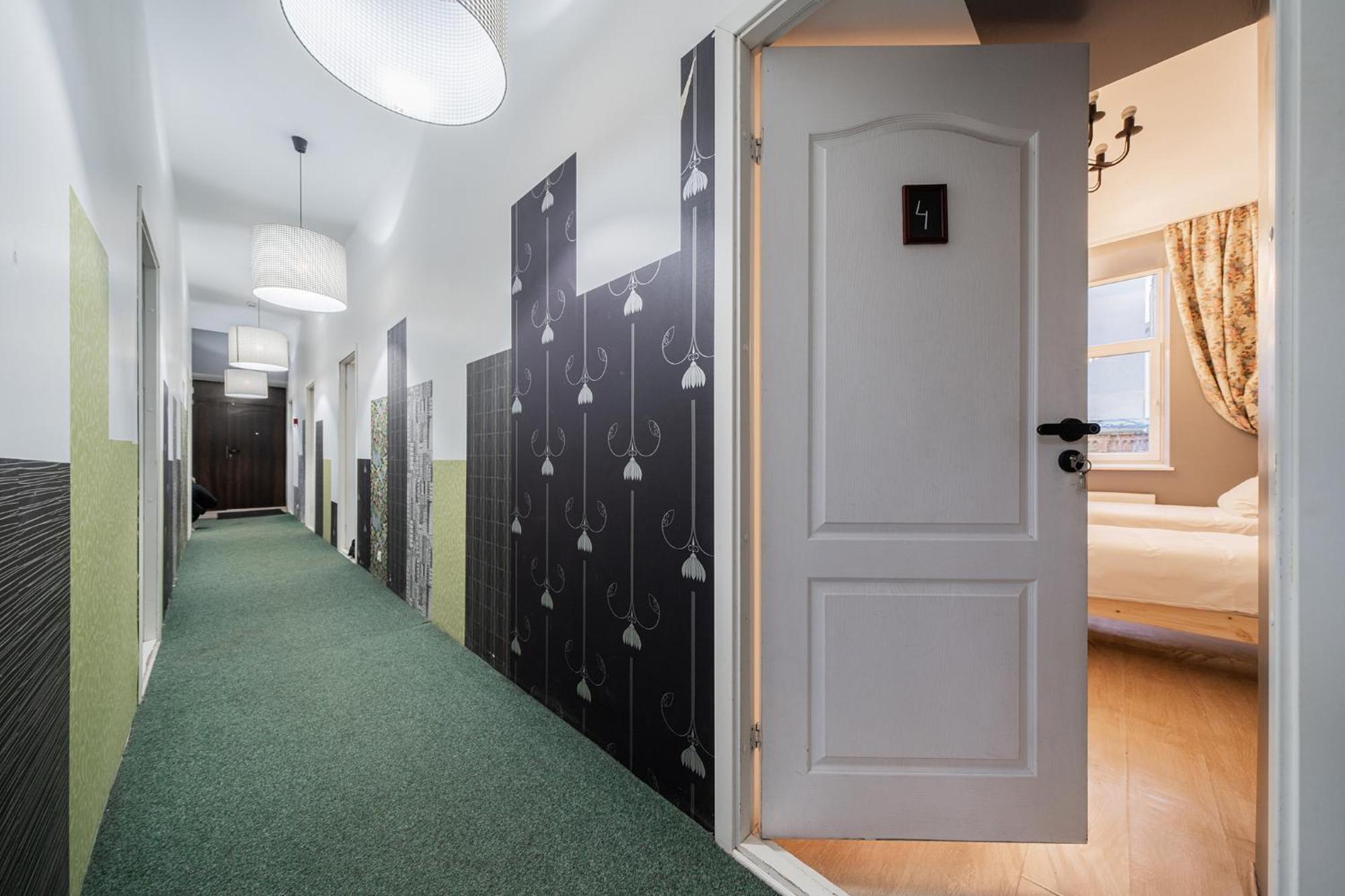 Hales Self Check-In Guest House Vilnius Exterior photo