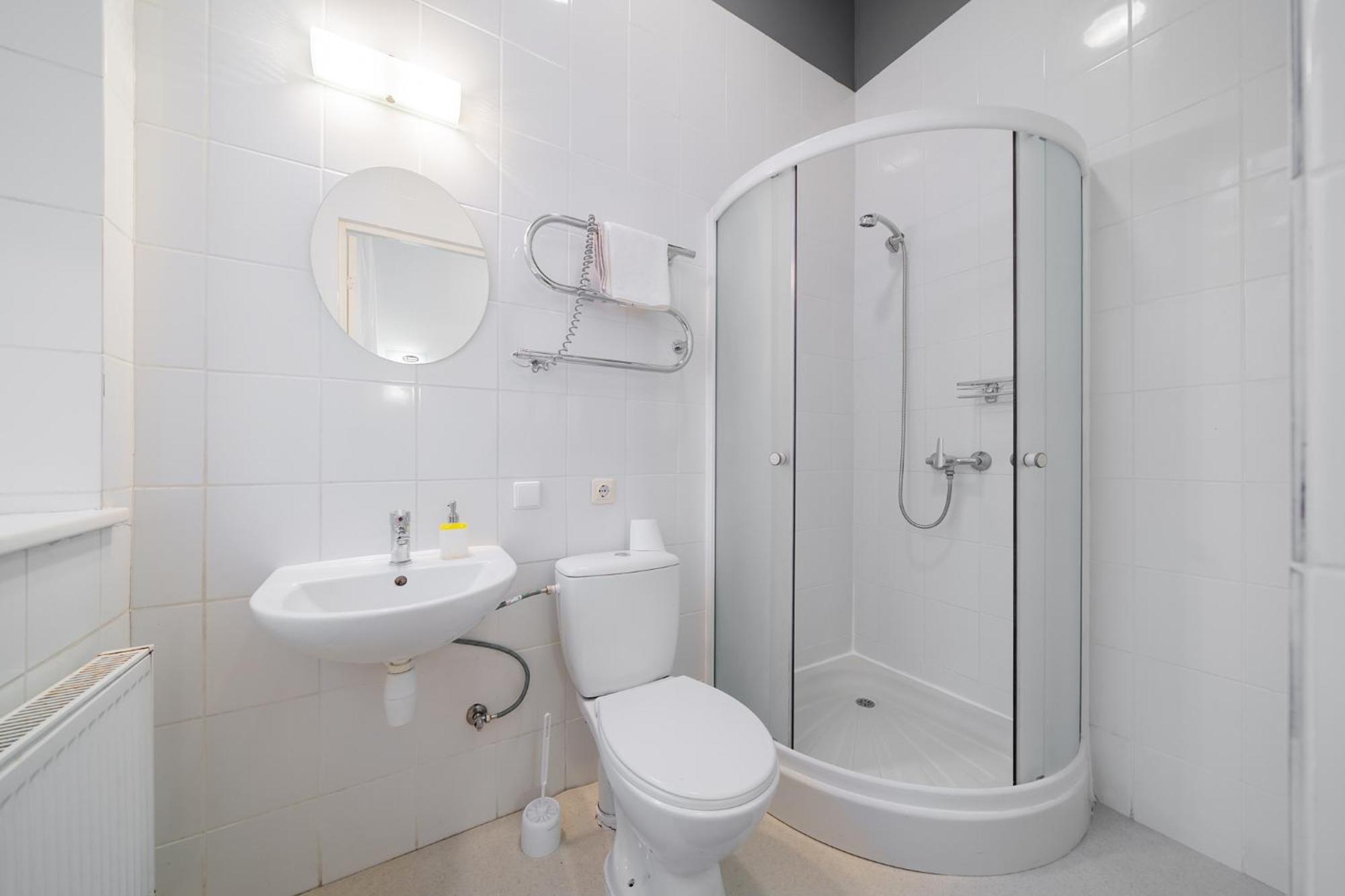 Hales Self Check-In Guest House Vilnius Room photo