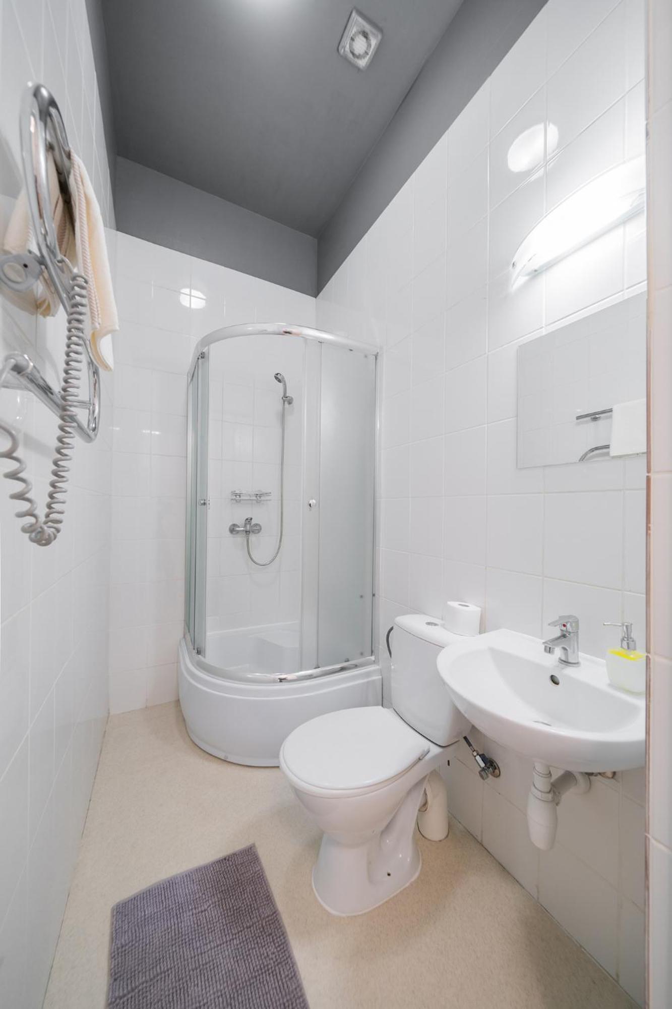 Hales Self Check-In Guest House Vilnius Room photo