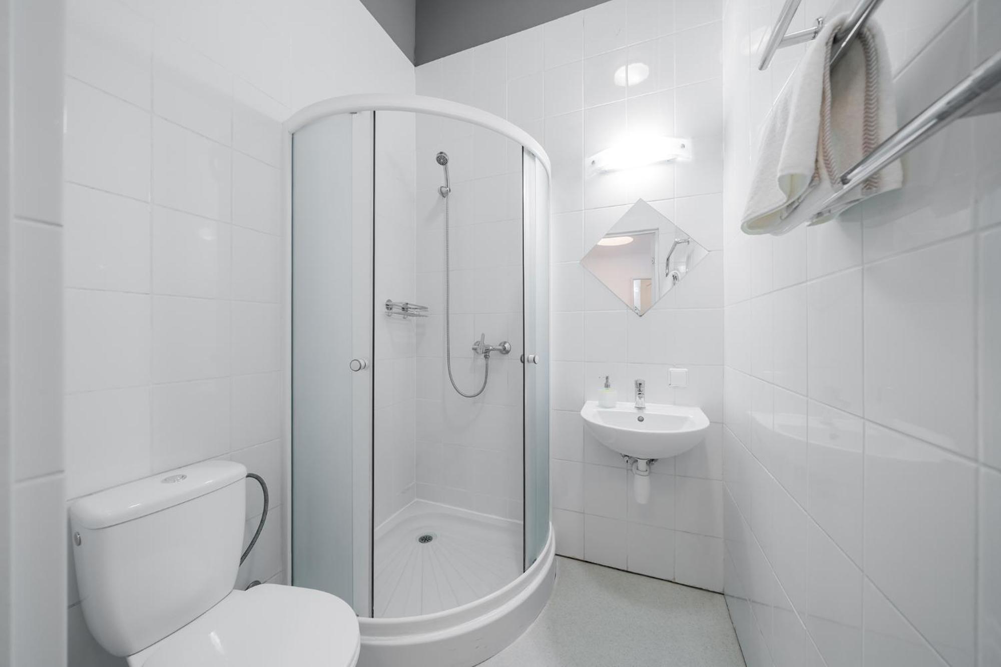 Hales Self Check-In Guest House Vilnius Room photo